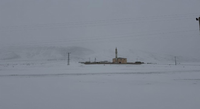 Pamuk Geçidi’nde kar ve sis ulaşımı olumsuz etkiledi