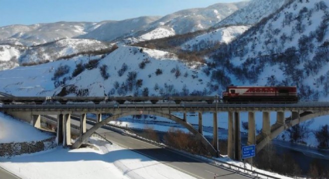 Raylar yük trenlerine kaldı