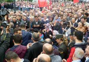Şehidi on binler uğurladı