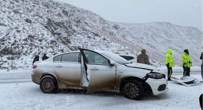 Sakaltutan’da trafik kazası: 5 yaralı