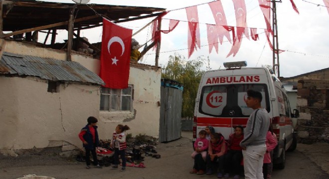 Şehidin evi Türk Bayrağıyla donatıldı