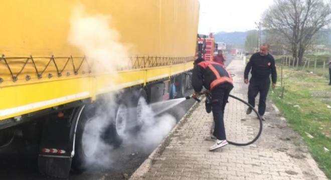 Seyir halindeki TIR’da yangın çıktı