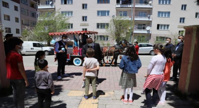 Sunar: Sağlık ve esenlik içinde nice bayramlara