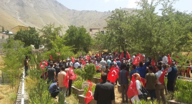 ‘Sündüs  şehitleri gözyaşı ve duayla anıldı