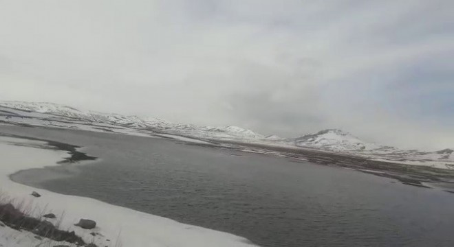 Şuşar’da eriyen kar suları gölet oluşturdu