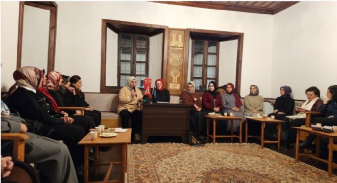 TDED den  Her Kadın Bir Şiirdir  programı