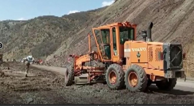 Tunceli - Erzincan karayolunda heyelan