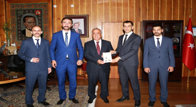 Ülkü Ocaklarından Atatürk Üniversitesi ziyareti