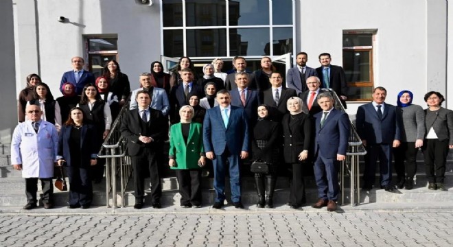 Vali Çiftçi öğrenci ve öğretmenlerle buluştu