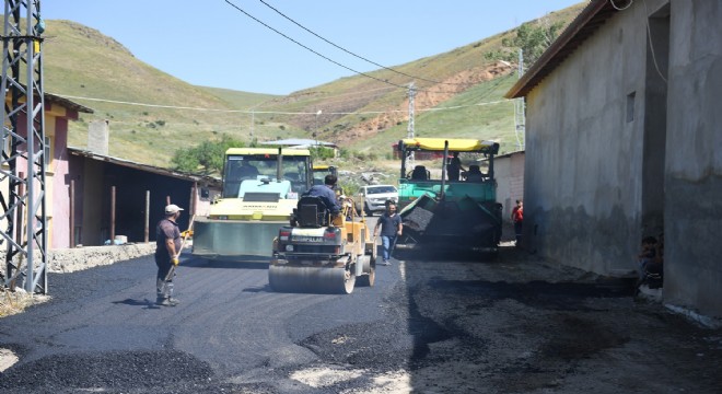 Yeşildere’de asfaltlama seferberliği