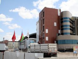 Azerbaycan dan Kars a Modern Okul 