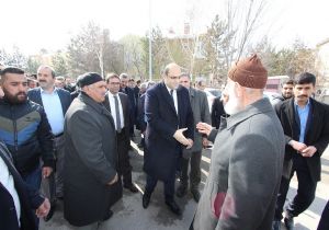 ‘Gönlümüz ve kapımız ardına kadar açık’