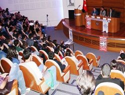 ATAÜNİ’de Girişimcilik Konferansı	
