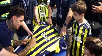 Ederson, sarı-lacivertli taraftarla buluştu