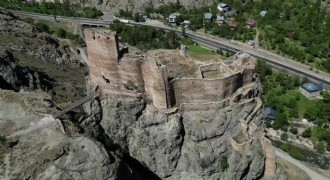 Engüzekkapı Kalesi ziyaretçilerini bekliyor