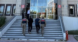 Göçmen kaçakçıları tutuklandı