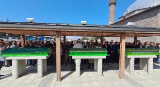 Gözyaşlarıyla uğurlandılar