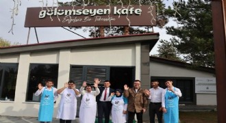 Gülümseyen Kafe özel bireylerin üretim merkezi