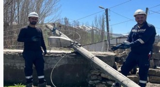 Hortum ve fırtına enerji hatlarını vurdu