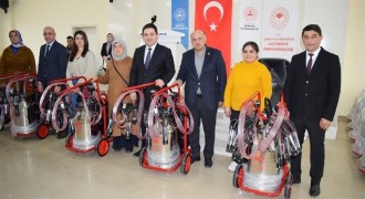 İl Tarımdan Şenkayalı süt üreticilerine destek