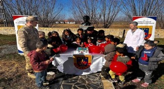 Jandarmadan Çocuk Hakları Günü sürprizi