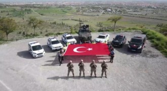 Polisler gençler için klip çekti