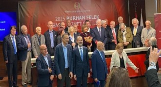 Sabuncuoğlu'na Burhan Felek Basın Hizmet Ödülü