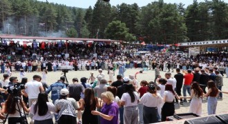 Şenkaya Bal Festivali yoğun ilgi gördü