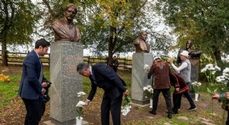 Türk Dünyası’nın büyük şahsiyetleri Lakitelek’te anıldı