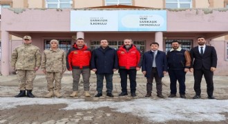 Yürekler öğrenciler için buluştu