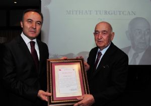 Turgutcan’a “Cumhuriyet Onur Ödülü” 