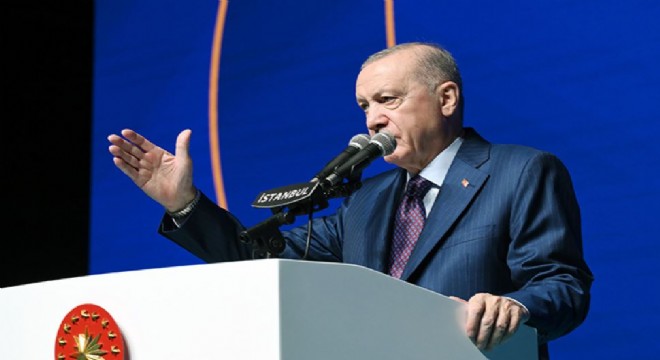 ‘Bayrağımız rengini şehitlerimizin al kanından alıyor’