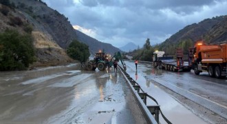 Erzincan - Erzurum yolunda heyelan